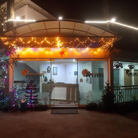 Lime Light Resort Мунар Екстериор снимка