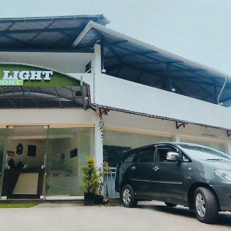 Lime Light Resort Мунар Екстериор снимка