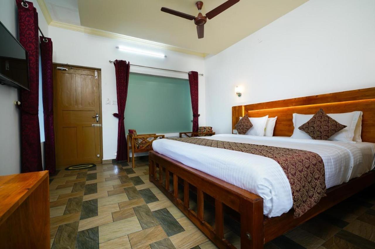 Lime Light Resort Мунар Екстериор снимка