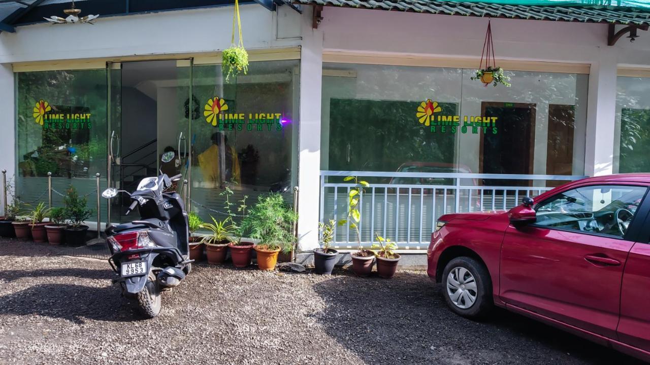 Lime Light Resort Мунар Екстериор снимка