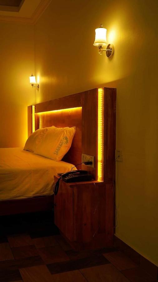 Lime Light Resort Мунар Екстериор снимка