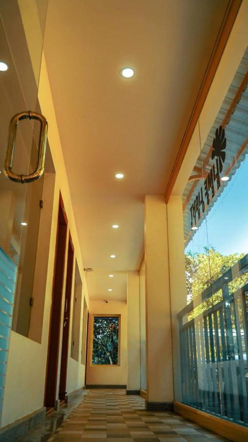 Lime Light Resort Мунар Екстериор снимка